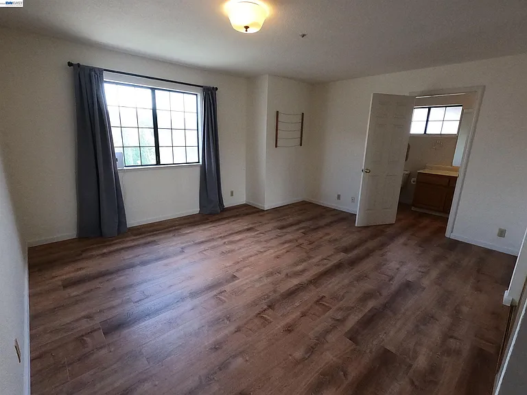 19179 Alpha Ct — Photo 24