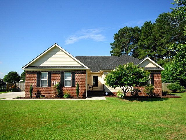 1st image of 210 Sable Dr