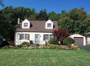 414 Patt Dr, Farrell, PA 16121