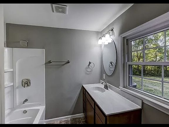 15th image of 62 Emerson Dr
