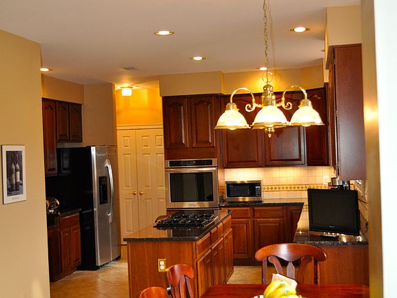 4th image of 3017 Jonquilla Ct