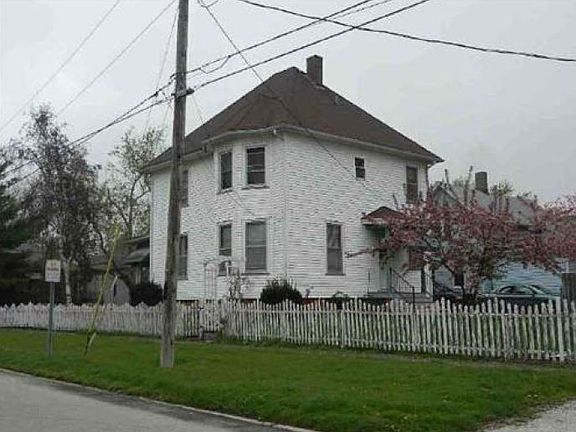 2nd image of 718 E Brooks St