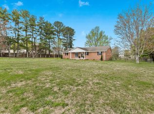 1035 New Deal Potts Rd, Cottontown, TN 37048