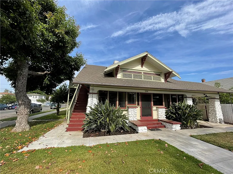 394 S Shaffer St — Photo 1