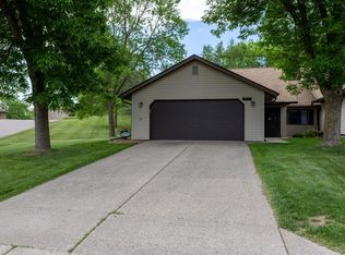 1782 Cobblestone Ct, Red Wing, MN 55066