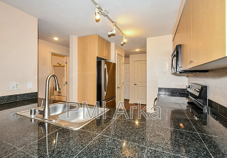 11309 NE 128th St #F102 — Photo 7