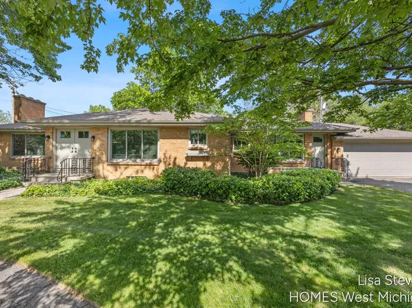 1410 Woodcliff Dr SE, East Grand Rapids, MI 49506