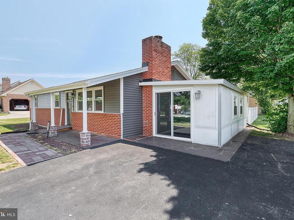 1st image of 90 Schofield Dr