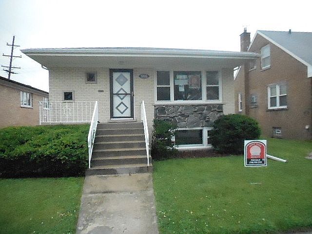 1st image of 9105 S Sawyer Ave