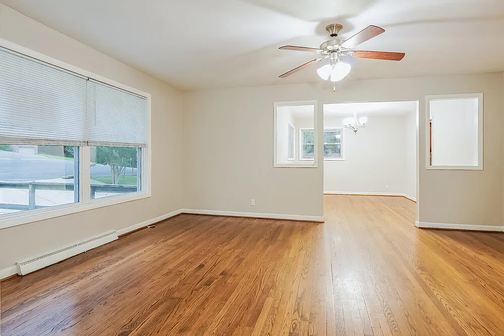 3 bed, 2.0 bath, 1296 sqft, $1,345 — Photo 4