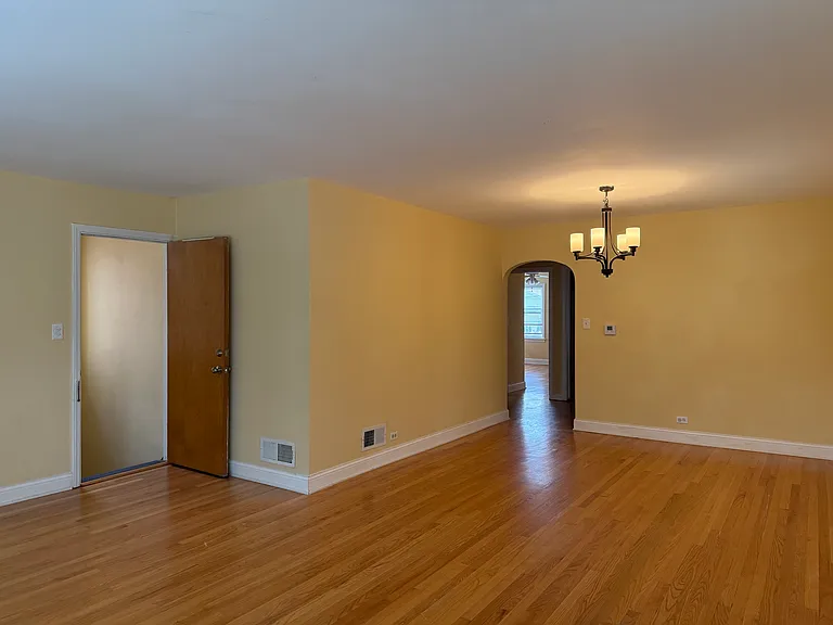 5901 N Merrimac Ave — Photo 3