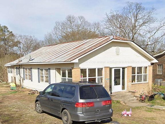 3rd image of 71 Jordan St