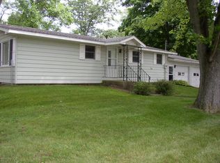 801 Willow Dr, Colon, MI 49040