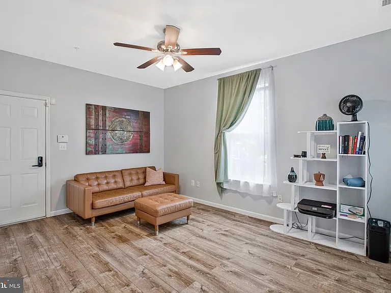 122 Lloyd St #211 — Photo 7