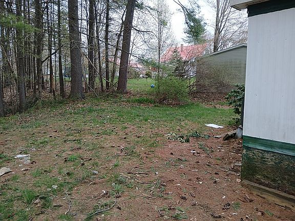 5th image of 19 Holly Tree Cir