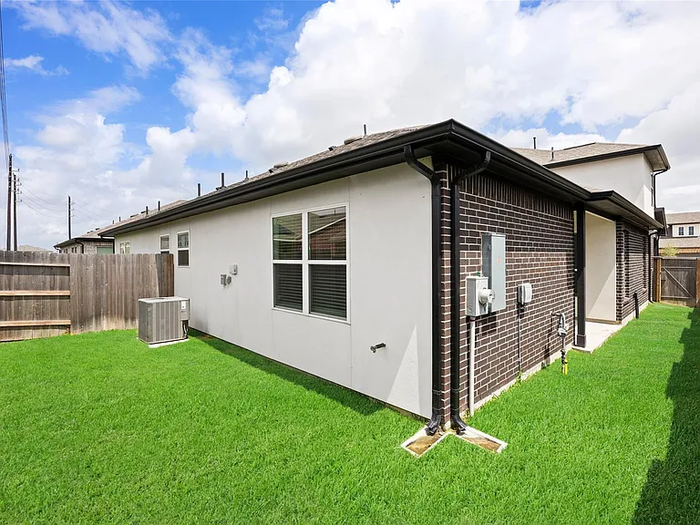 2752 Sunny Briar Dr — Photo 32