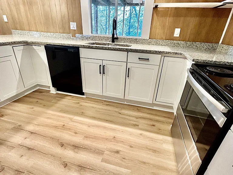 174 Dunsmore Dr — Photo 8