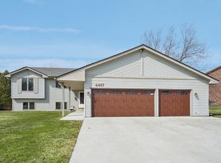 4467 Lynx Ct, Eagan, MN 55123