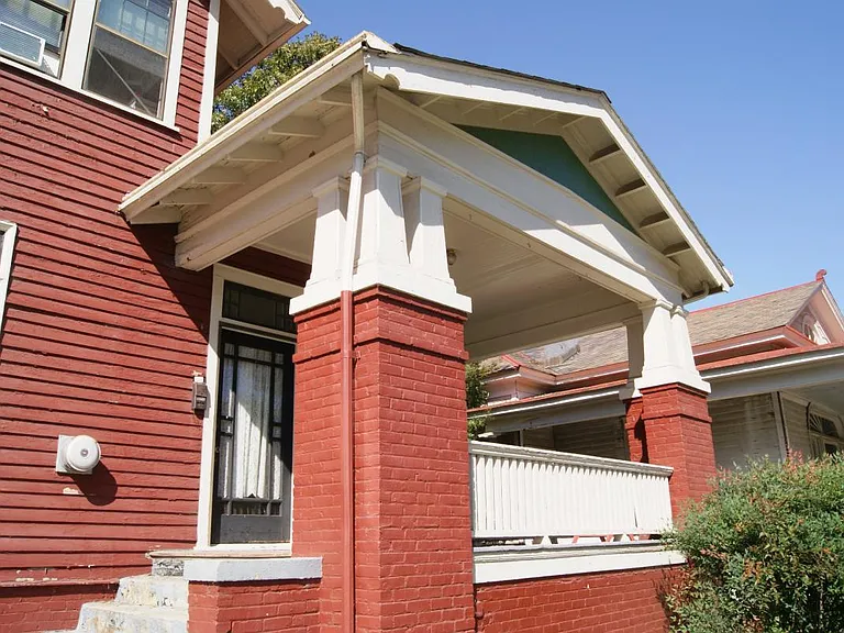 801 Glenwood Ave — Photo 3