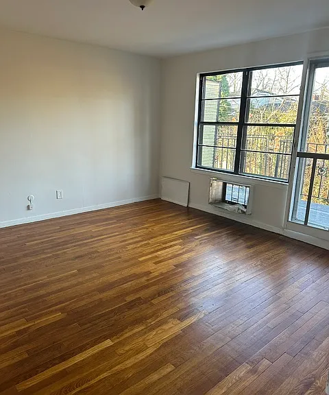 24 Middle Neck Rd #2G — Photo 1
