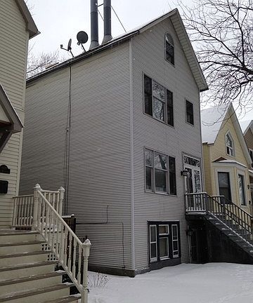2nd image of 1939 W Wellington Ave