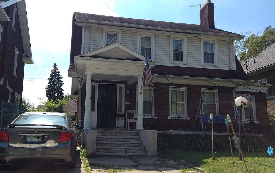 2nd image of 545 W Greendale