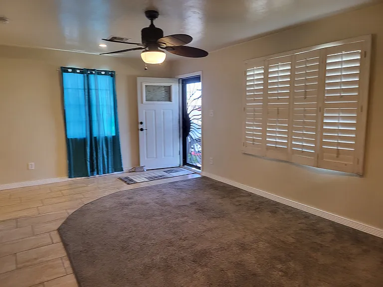 1040 N 27th Pl — Photo 101