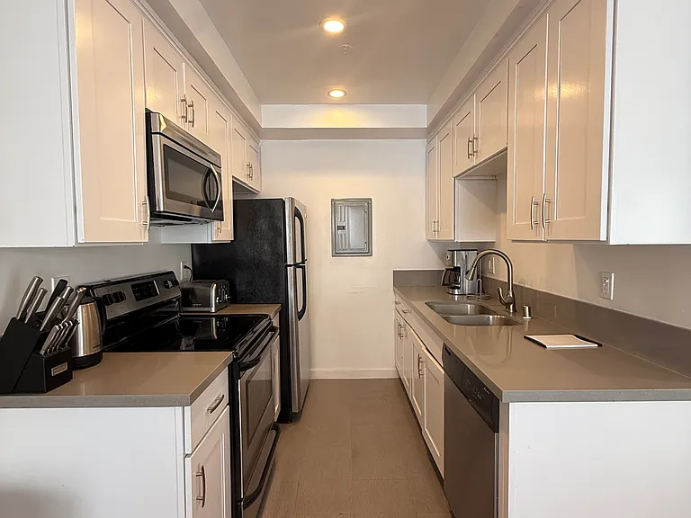 415 N Oakhurst Dr #106 — Photo 3