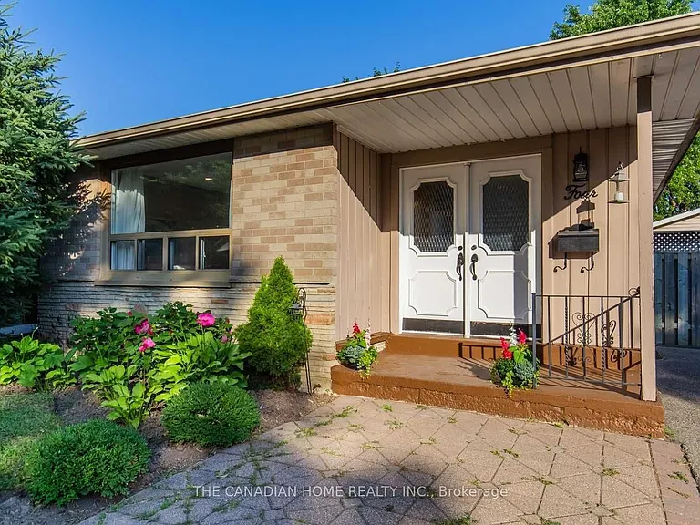 4 Barkwood Ct #BASEMENT — Photo 1