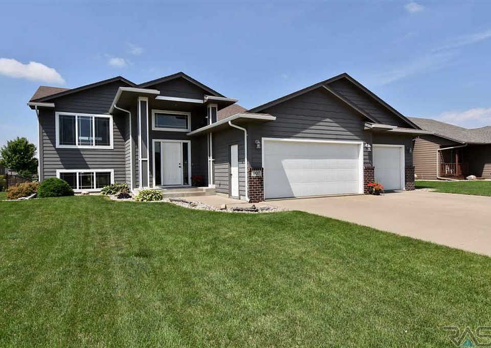 1st image of 907 Honeysuckle Dr