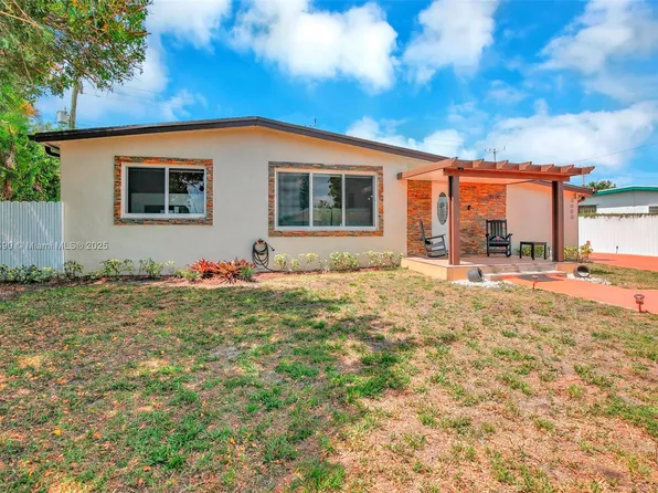 3600 NW 179th St, Miami Gardens, FL 33056
