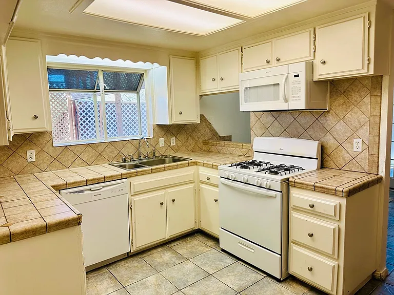 7578 Paisley Ave — Photo 19