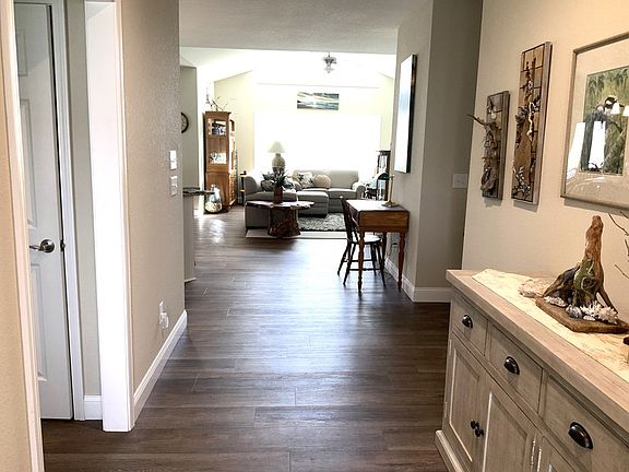 4th image of 170 Riverwalk Cir