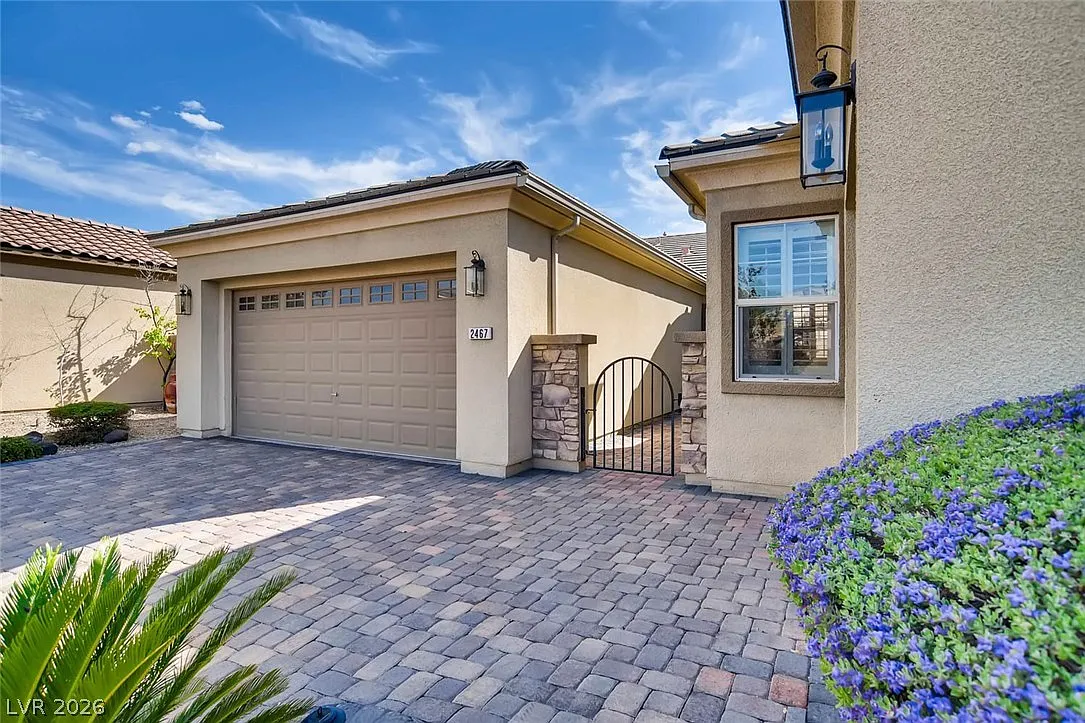 4 bed, 3.0 bath, 2637 sqft, $3,000 — Photo 3