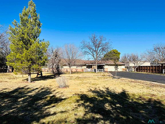 4th image of 711 W Mescalero Rd