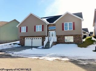 5 Windsong Ln, Morgantown, WV 26508