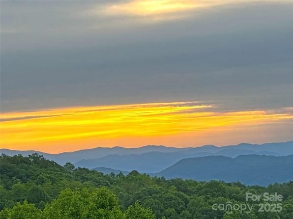 1147 Deerfield Dr, Hot Springs, NC 28743