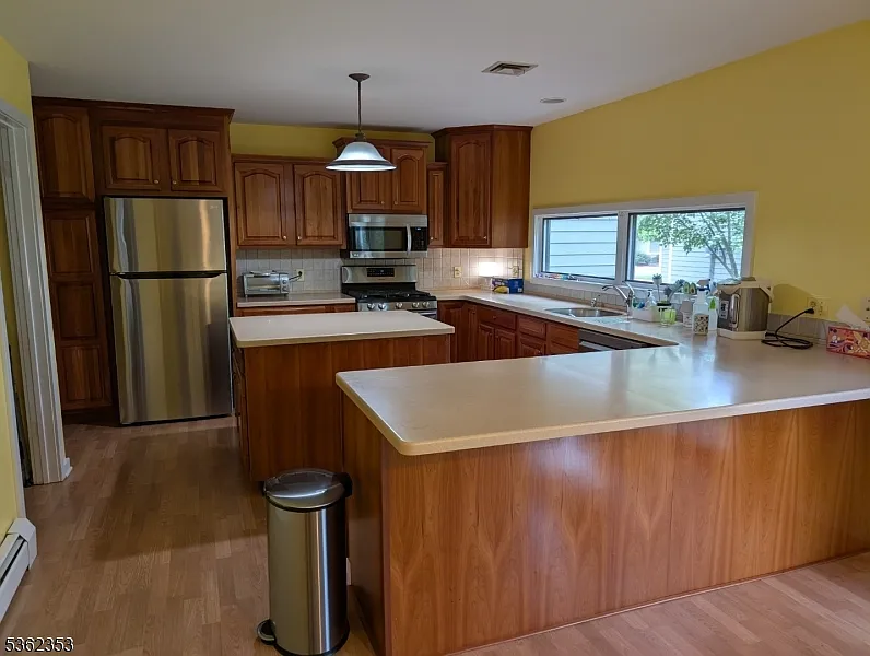 3 bed, 2.5 bath, 2993 sqft, $3,800 — Photo 4