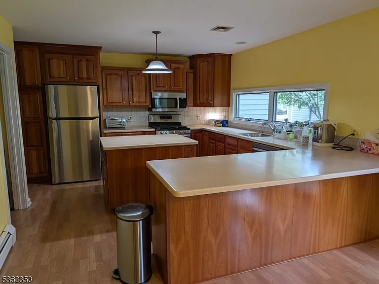 76 Stryker Ct — Photo 4
