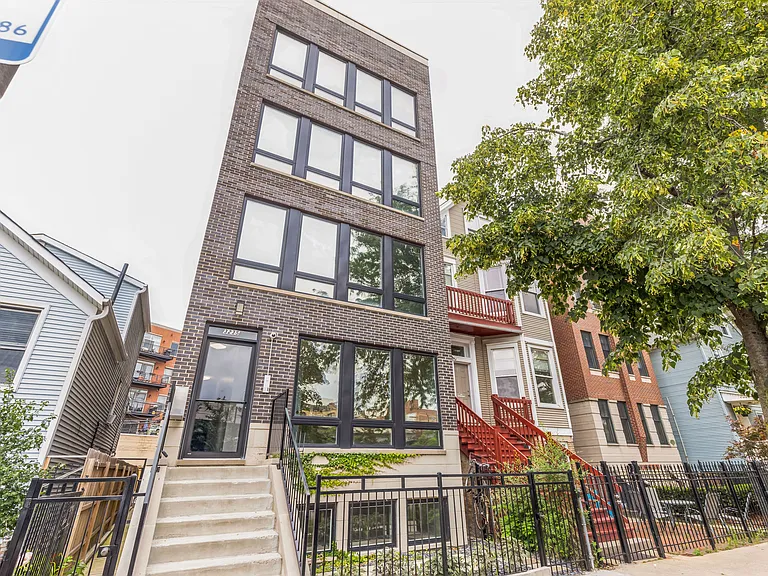 3235 N Wilton Ave #1 — Photo 1