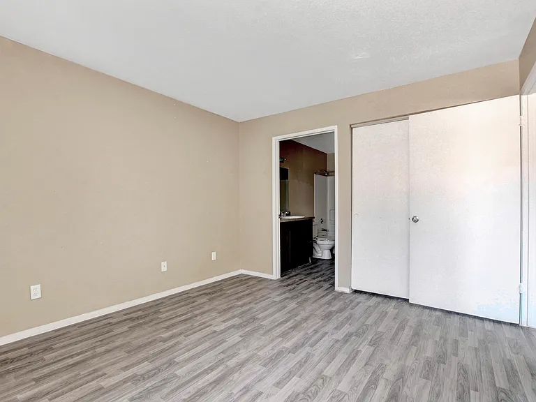 Saratoga Palms — Photo 30