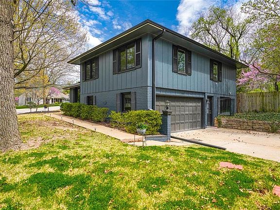 4th image of 8001 Nall Ave