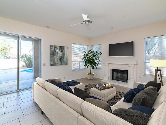 HofstetterVstagingFamilyroom