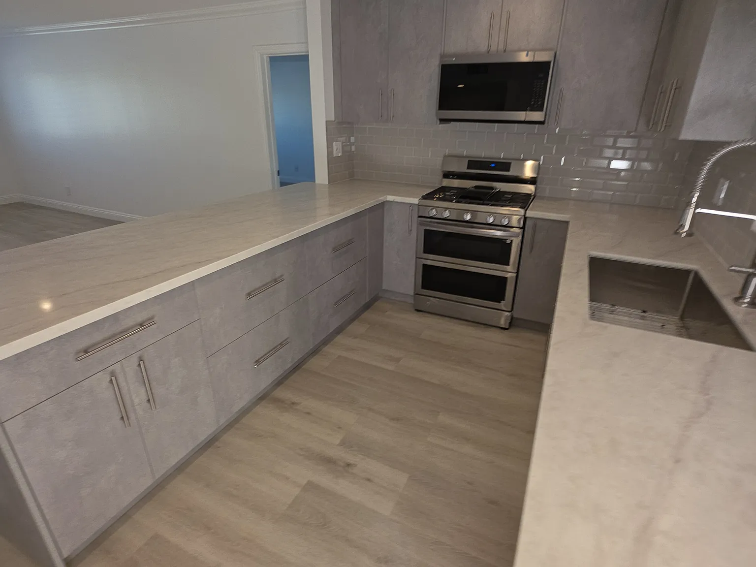 2 bed, 1230 sqft, $4,500 — Photo 2