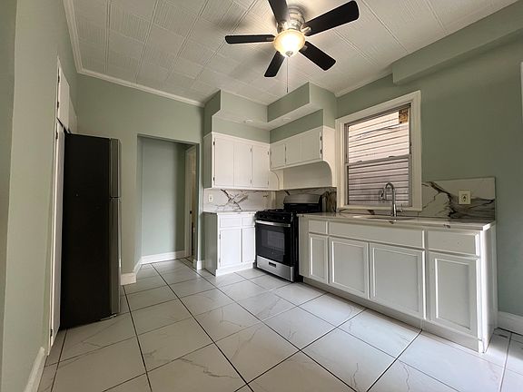 4th image of 5016 Columbia Ave #1