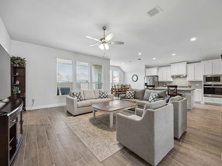 1009 Moss Grove Trl — Photo 4