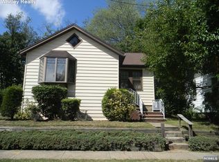 126 Fairview Ave, Bergenfield, NJ 07621