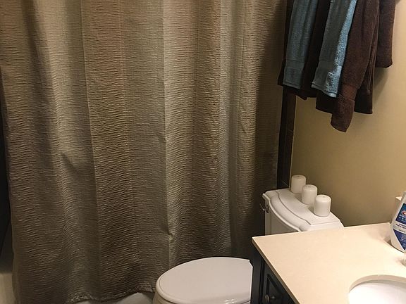 3rd image of 2624 Park Rd APT D