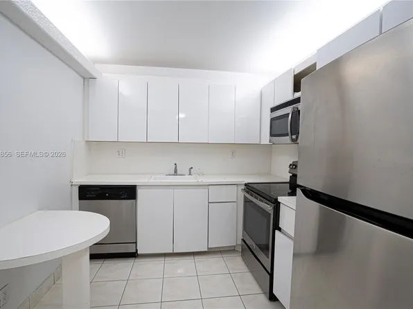 600 Three Islands Blvd APT 316, Hallandale, FL 33009
