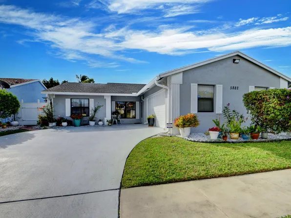 5882 Lincoln Circle W, Lake Worth, FL 33463